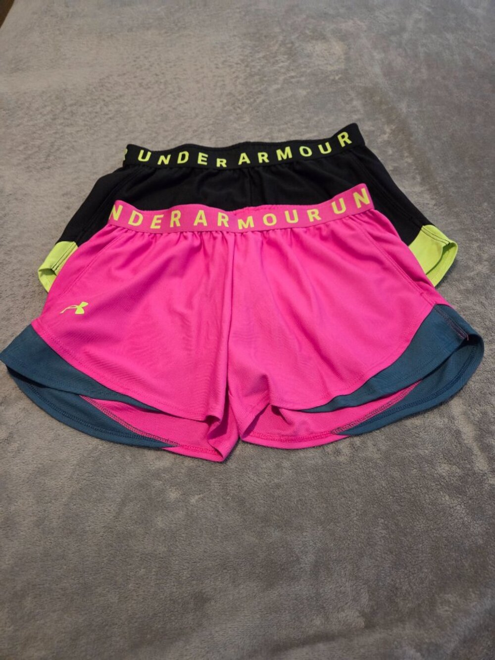 Set of Womens Under Armour HeatGear Loose Shorts with Front Pockets ~ Sz SM/P/CH